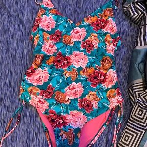 floral swimsuit(one piece)